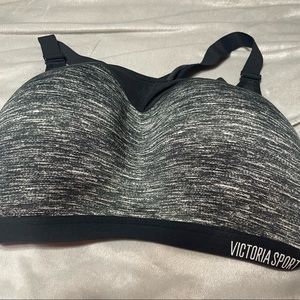 Victoria’s Secret Incredible Lightweight Max Sports Bra